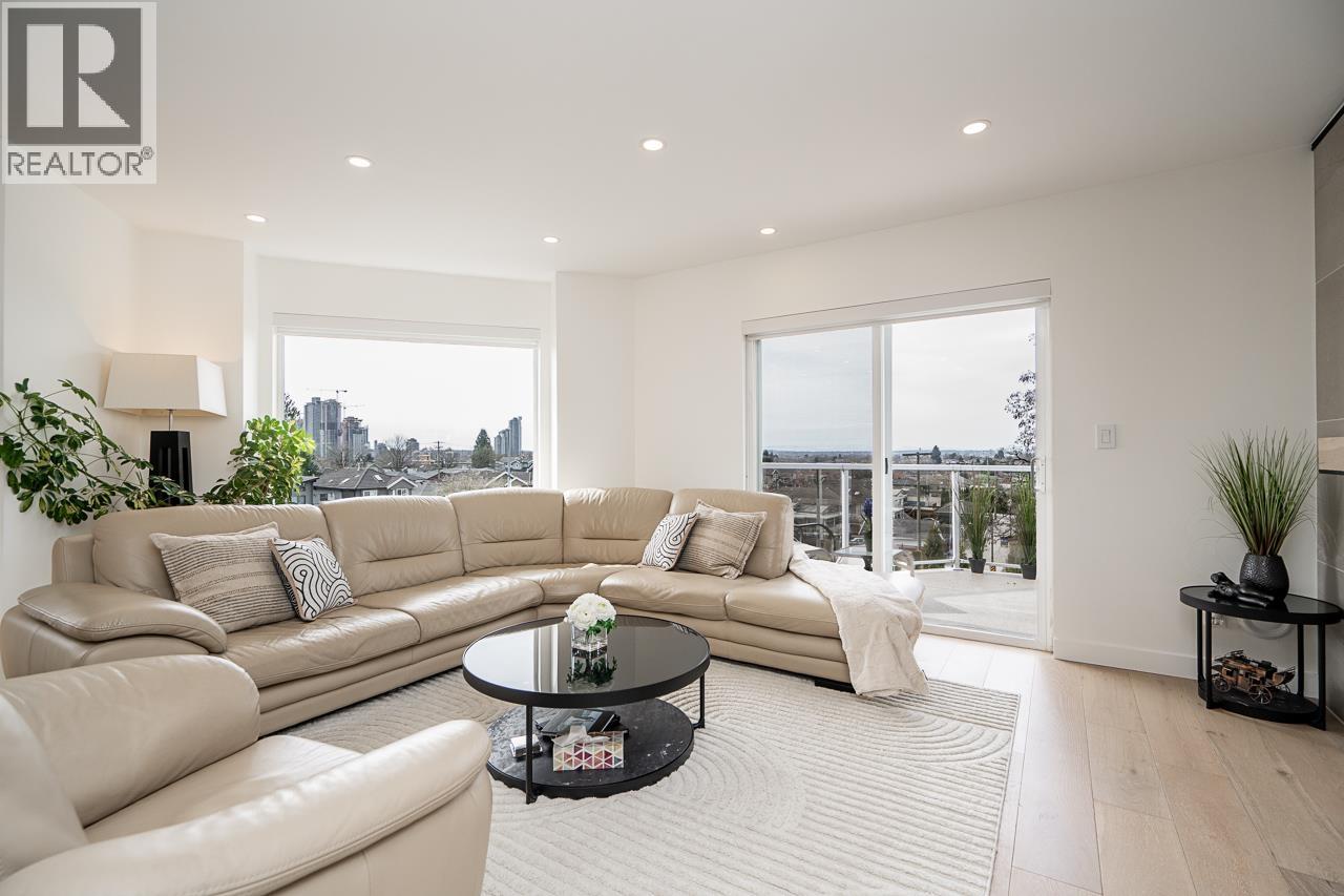 397 Delta Avenue, Burnaby, British Columbia  V5B 3C7 - Photo 4 - R3105891