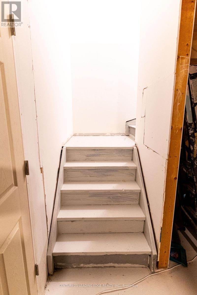 27 Mantz Crescent, Whitby, Ontario  L1R 0L3 - Photo 31 - E12936226