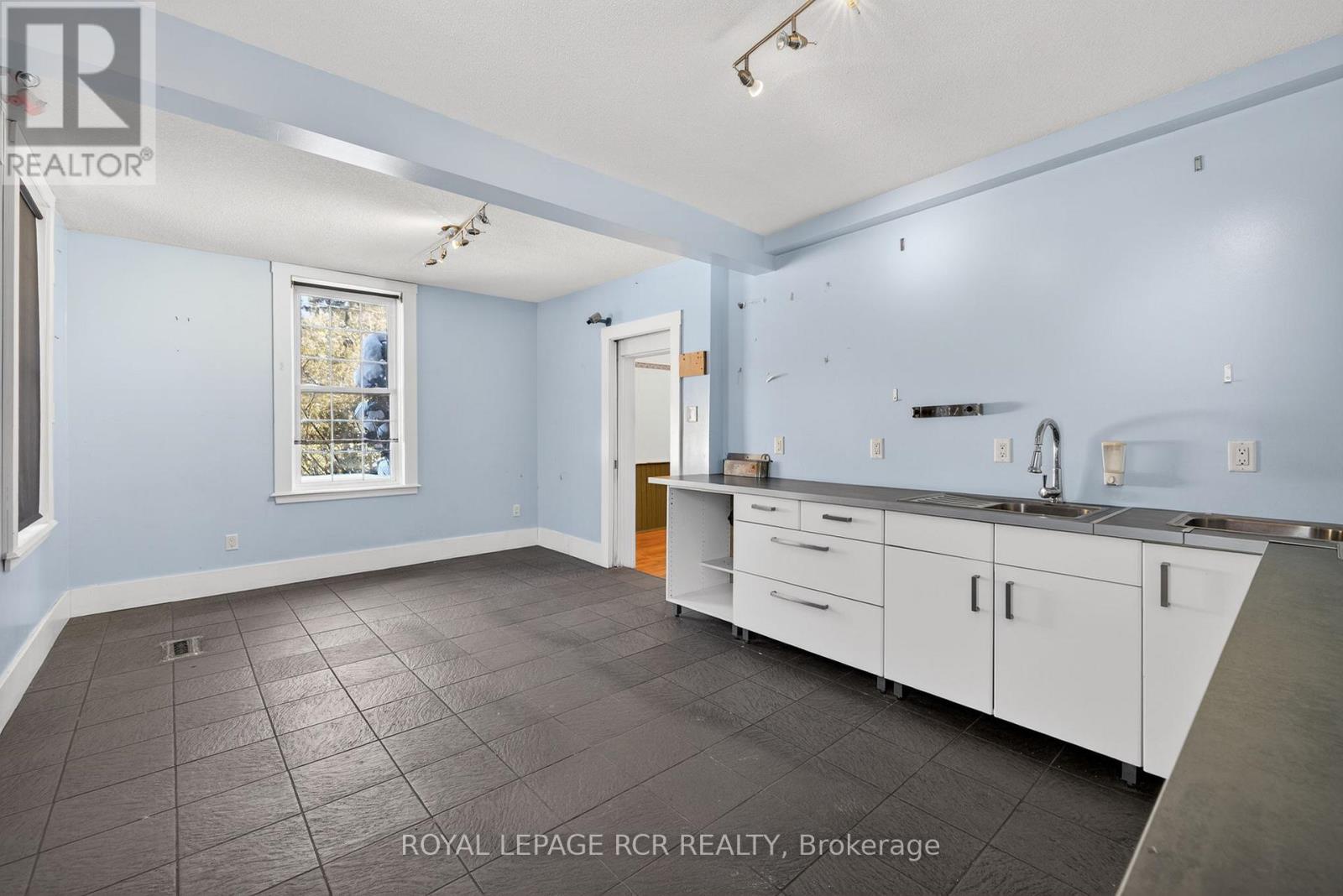 815 Forks Of The Credit Road, Caledon, Ontario  L7K 0E7 - Photo 17 - W12750726