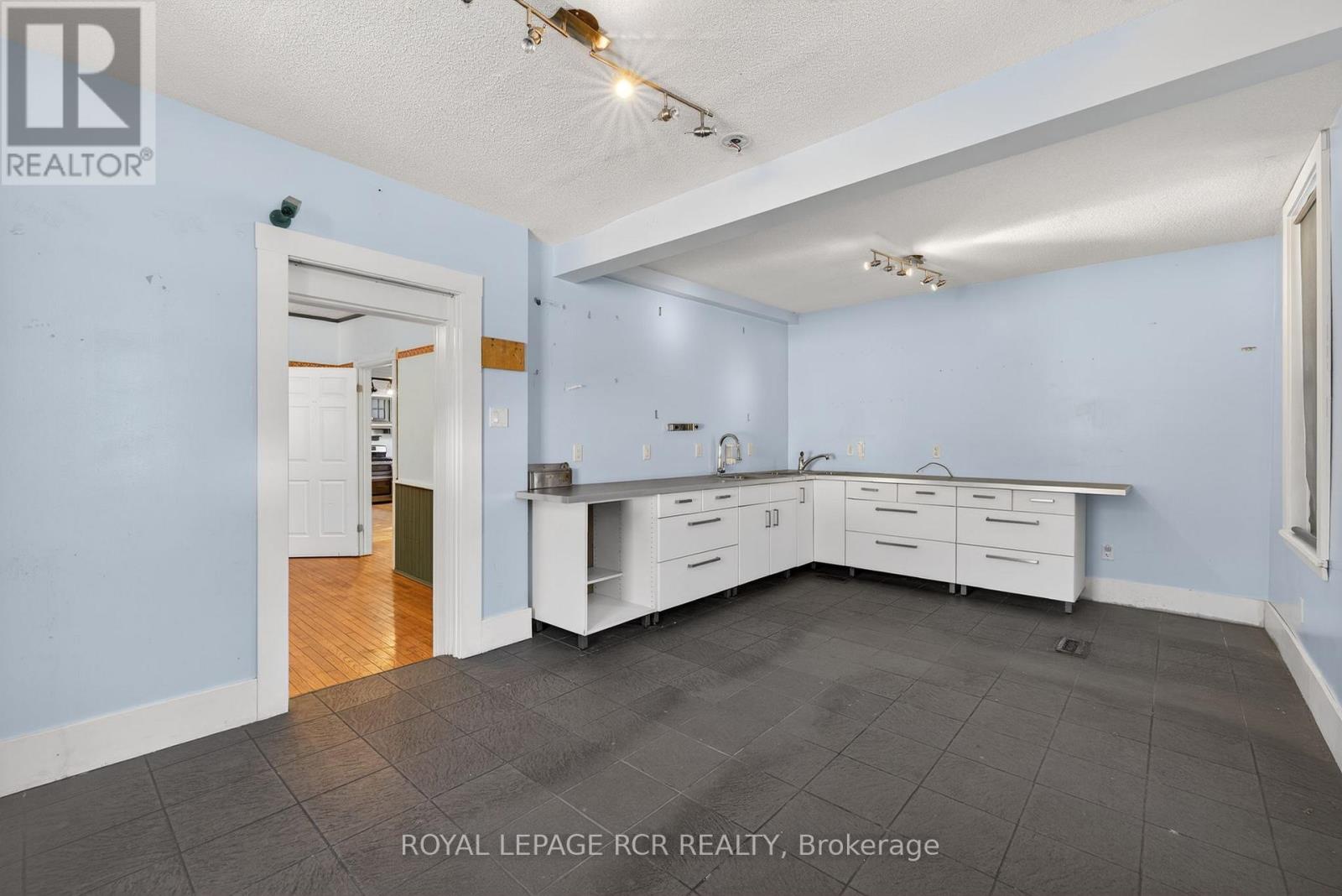 815 Forks Of The Credit Road, Caledon, Ontario  L7K 0E7 - Photo 16 - W12750726