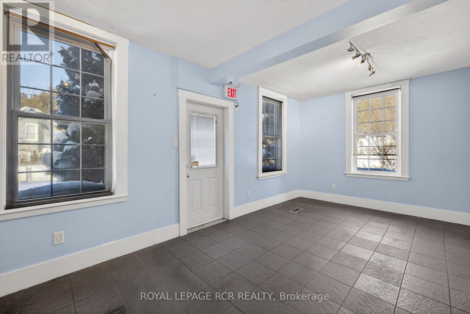 815 Forks Of The Credit Road, Caledon, Ontario  L7K 0E7 - Photo 18 - W12750726