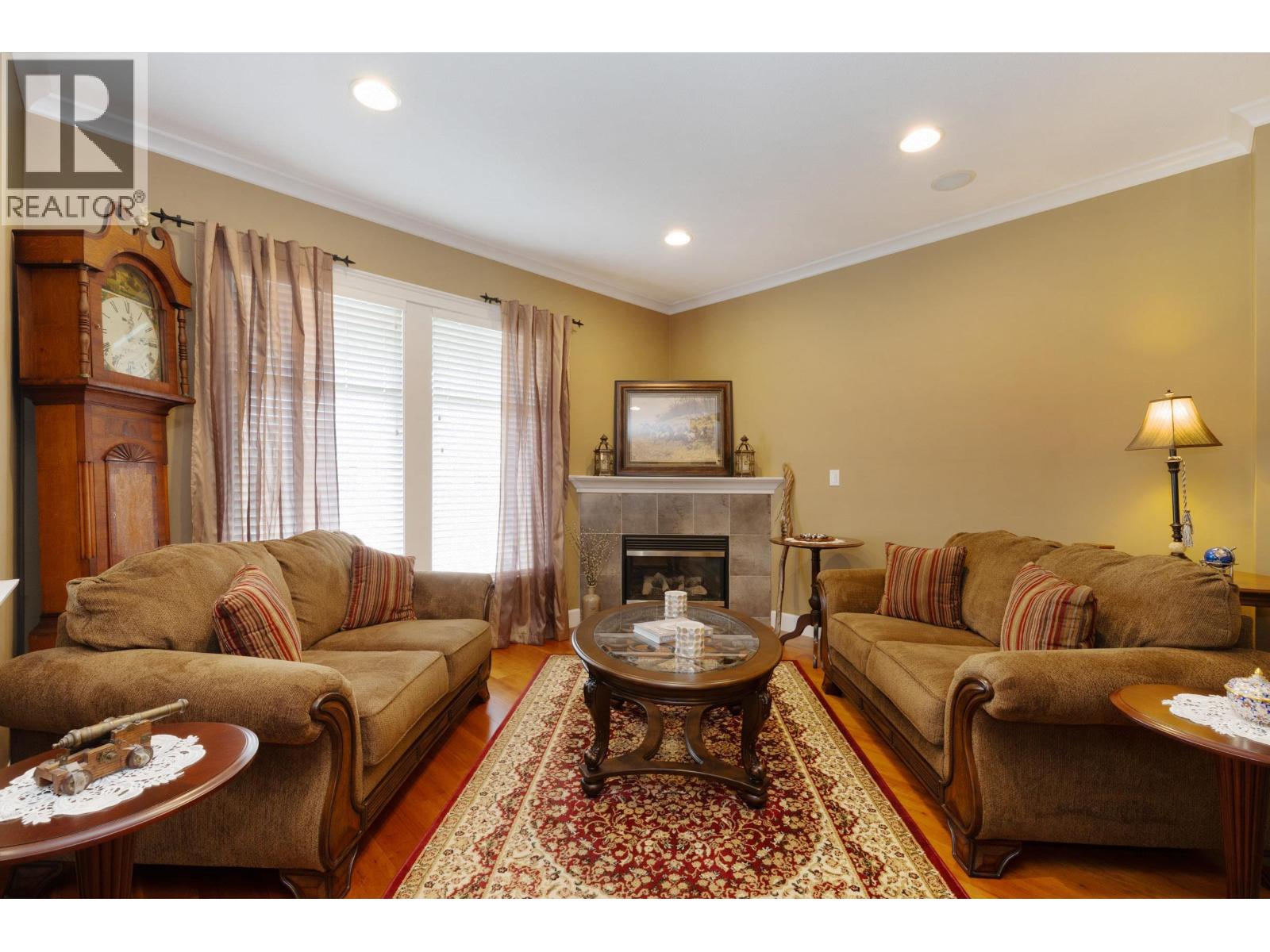 11240 Blaney Way, Pitt Meadows, British Columbia  V3Y 2V3 - Photo 2 - R3104870