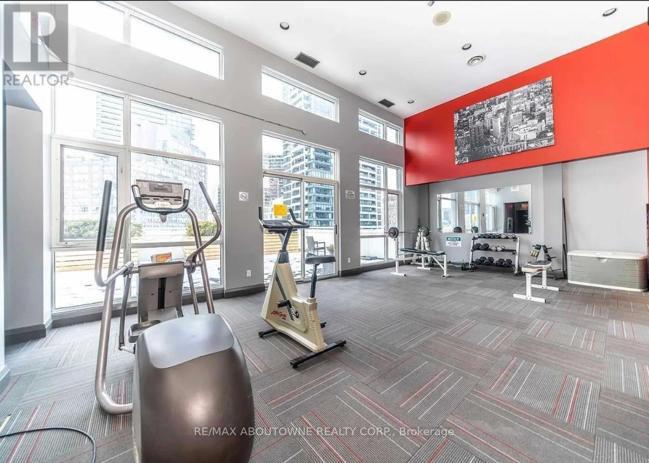 606 - 8 Wellesley Street E, Toronto, Ontario  M4Y 3B2 - Photo 5 - C12945866