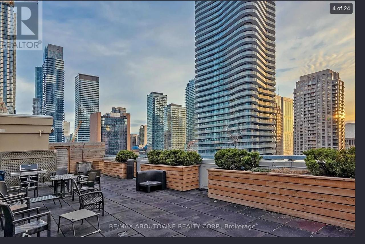 606 - 8 Wellesley Street E, Toronto, Ontario  M4Y 3B2 - Photo 6 - C12945866