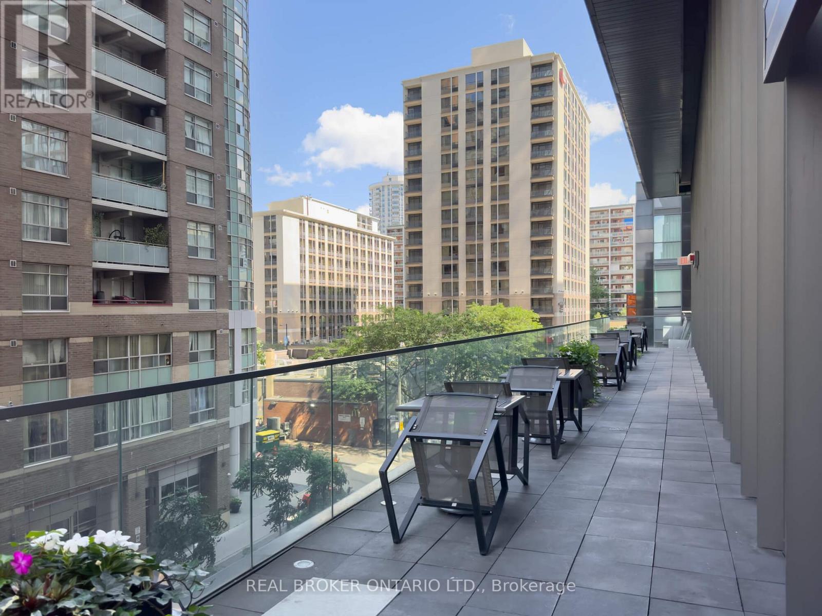 401 - 15 Grenville Street, Toronto, Ontario  M4Y 0B9 - Photo 15 - C12945948