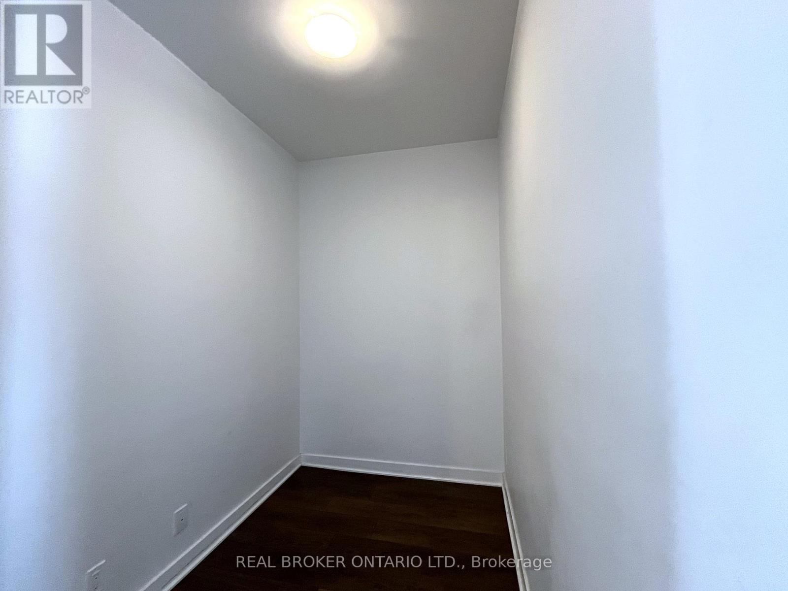 401 - 15 Grenville Street, Toronto, Ontario  M4Y 0B9 - Photo 9 - C12945948