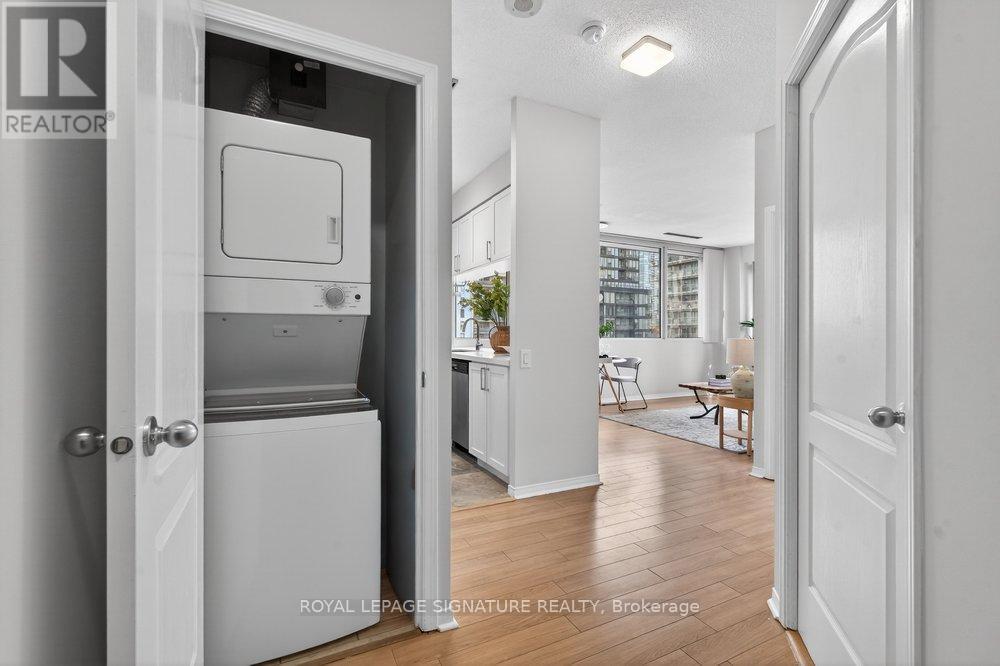 707 - 555 Yonge Street, Toronto, Ontario  M4Y 3A6 - Photo 17 - C12945978