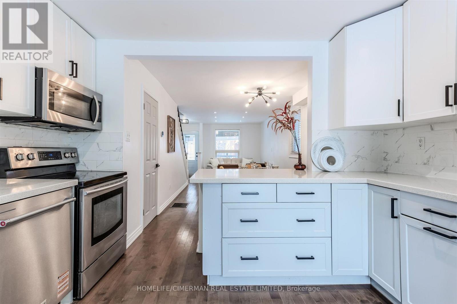 195 Torrens Avenue, Toronto, Ontario  M4J 2P6 - Photo 18 - E12945934