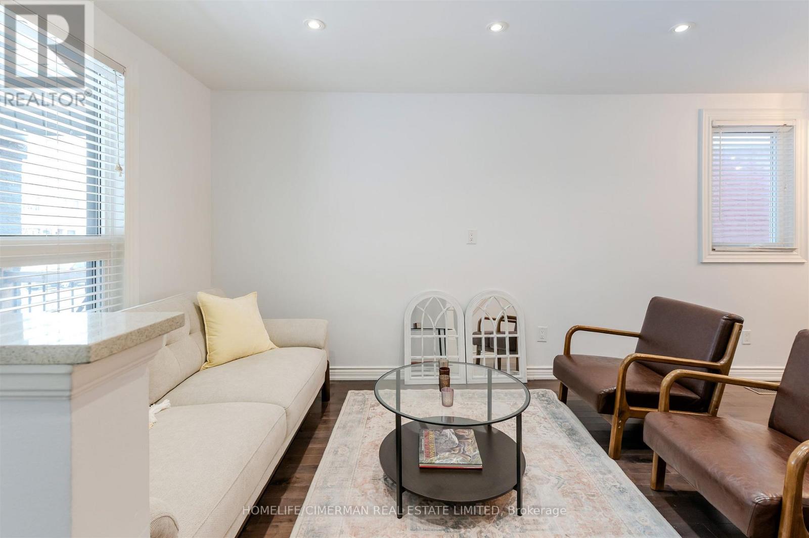 195 Torrens Avenue, Toronto, Ontario  M4J 2P6 - Photo 5 - E12945934