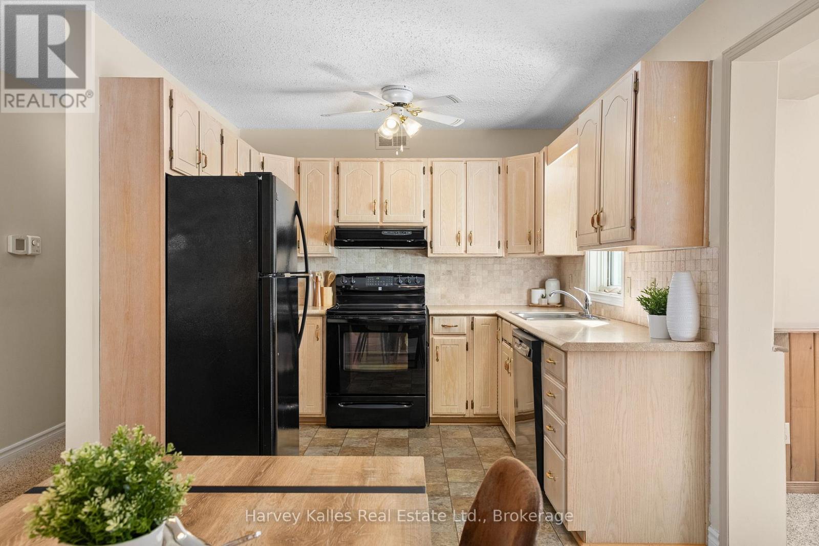 29 Glenwood Drive, Huntsville, Ontario  P1H 1B6 - Photo 8 - X12822100