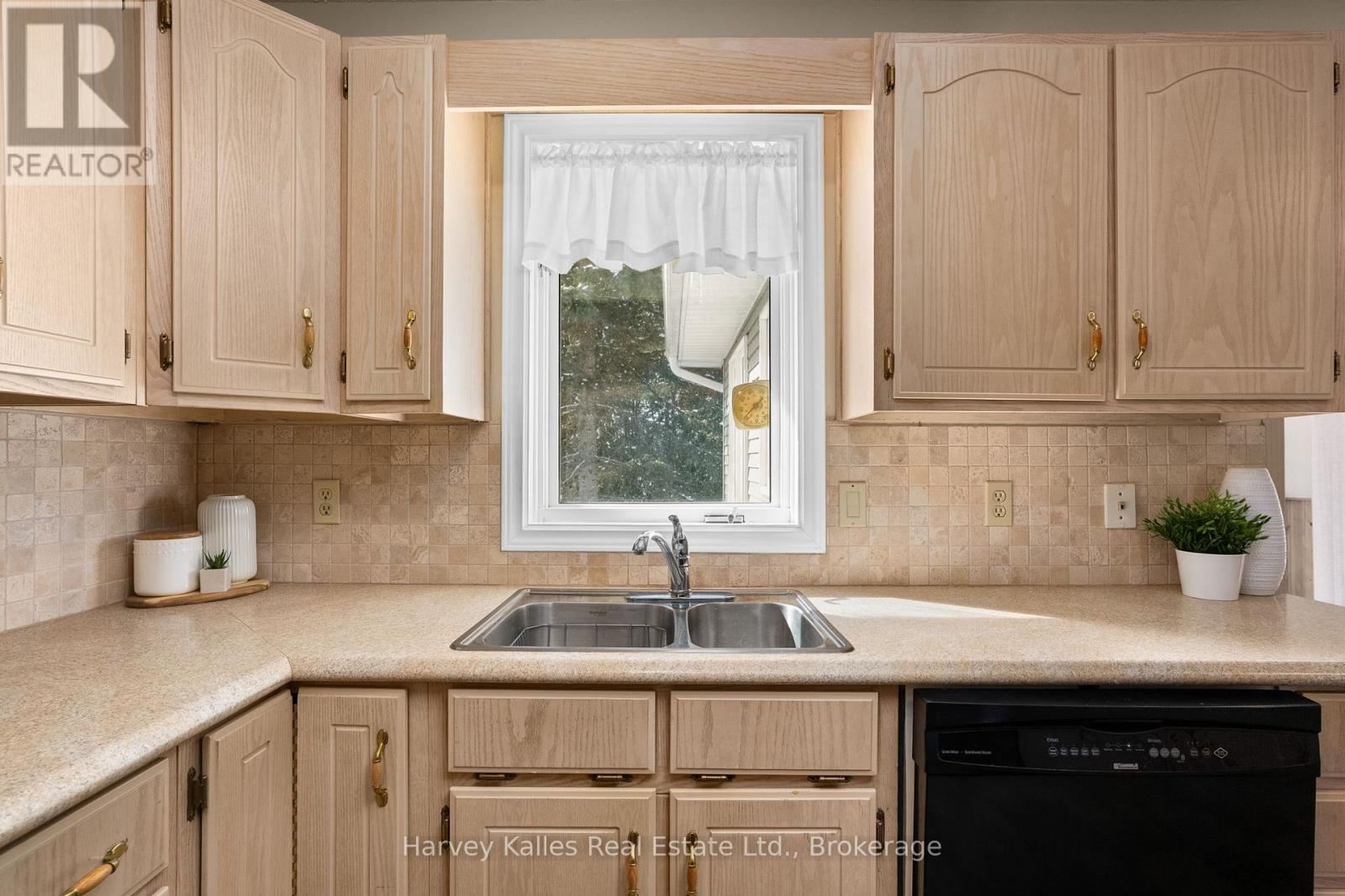 29 Glenwood Drive, Huntsville, Ontario  P1H 1B6 - Photo 10 - X12822100