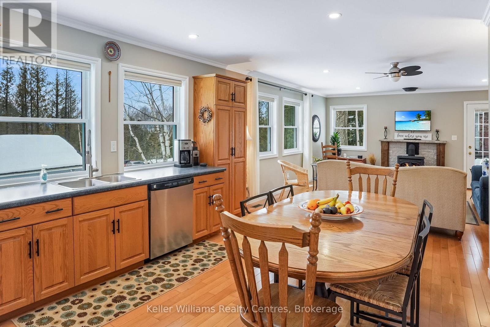 12 Twelfth Avenue, South Bruce Peninsula, Ontario  N0H 2T0 - Photo 10 - X12908146