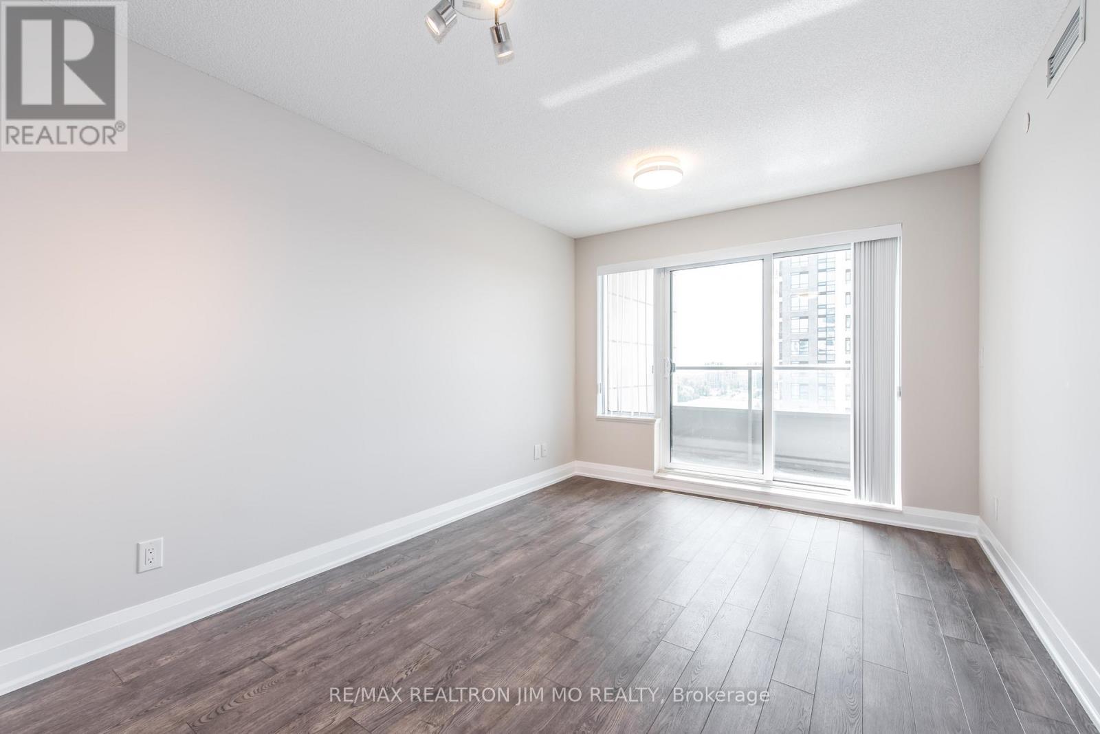 1709 - 18 Uptown Drive, Markham, Ontario  L3R 5M5 - Photo 4 - N12945928