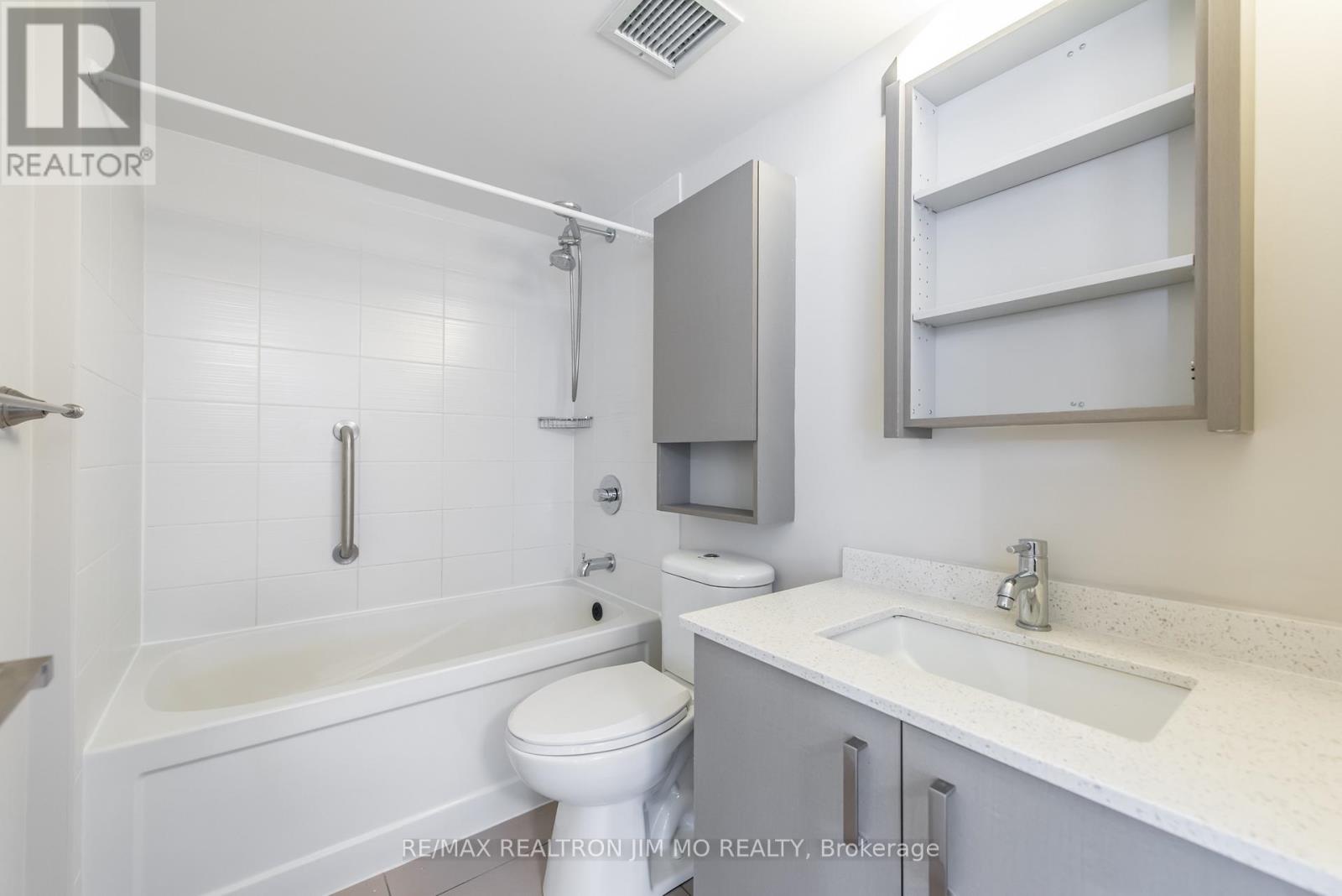 1709 - 18 Uptown Drive, Markham, Ontario  L3R 5M5 - Photo 6 - N12945928