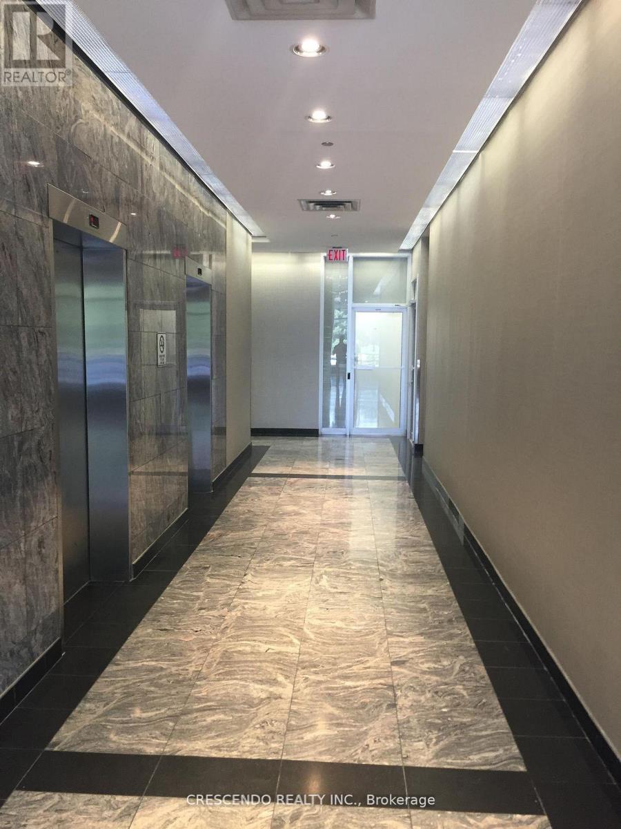 240 - 7050 Weston Road, Vaughan, Ontario  L4L 8G7 - Photo 5 - N12945968