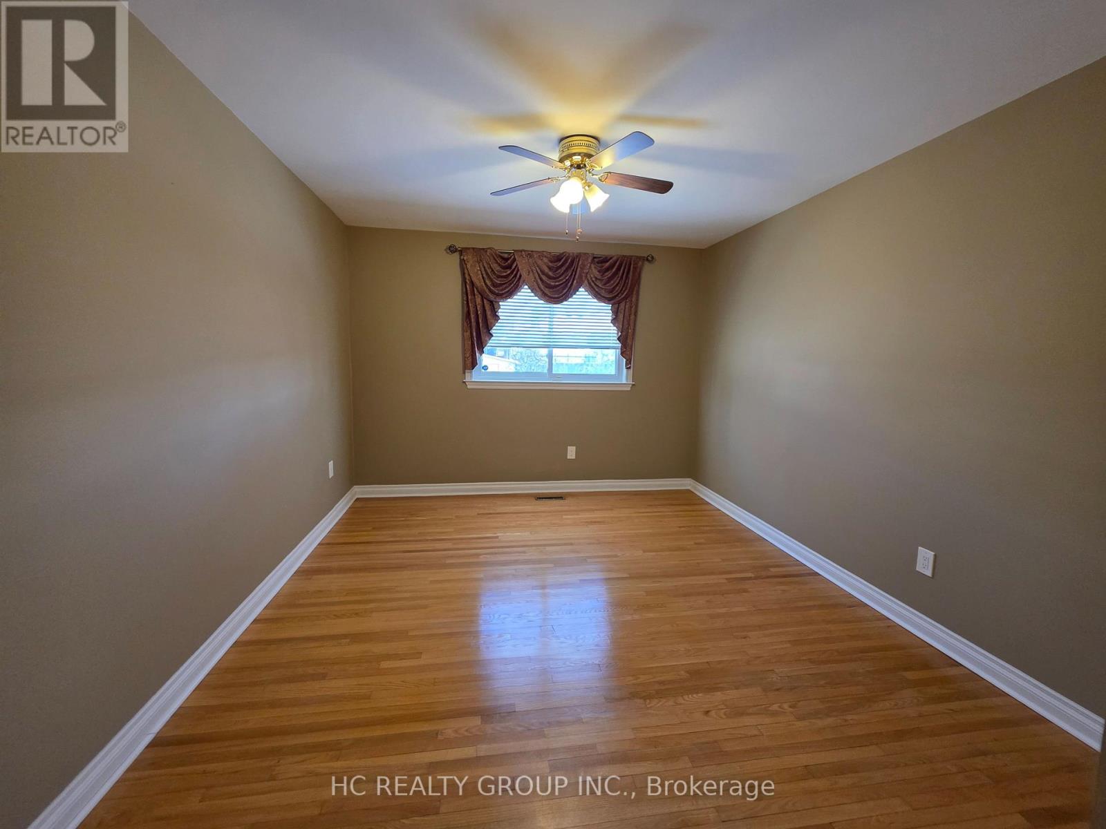 (Main/upper Level) - 3161 Rymal Road, Mississauga, Ontario  L4Y 3B4 - Photo 12 - W12945854