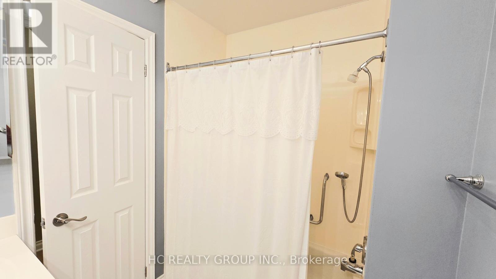 (Main/upper Level) - 3161 Rymal Road, Mississauga, Ontario  L4Y 3B4 - Photo 18 - W12945854