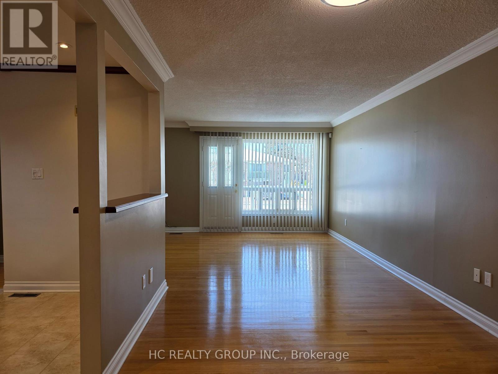 (Main/upper Level) - 3161 Rymal Road, Mississauga, Ontario  L4Y 3B4 - Photo 3 - W12945854