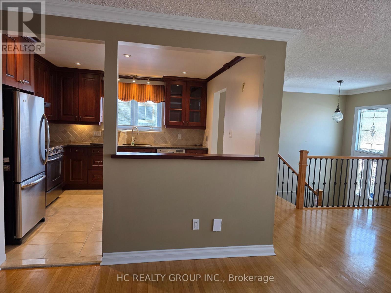 (Main/upper Level) - 3161 Rymal Road, Mississauga, Ontario  L4Y 3B4 - Photo 5 - W12945854