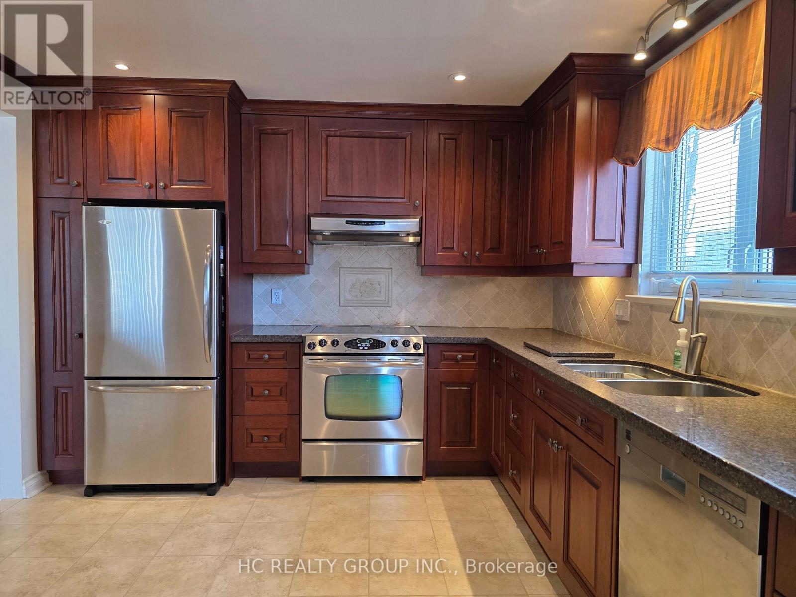(Main/upper Level) - 3161 Rymal Road, Mississauga, Ontario  L4Y 3B4 - Photo 6 - W12945854