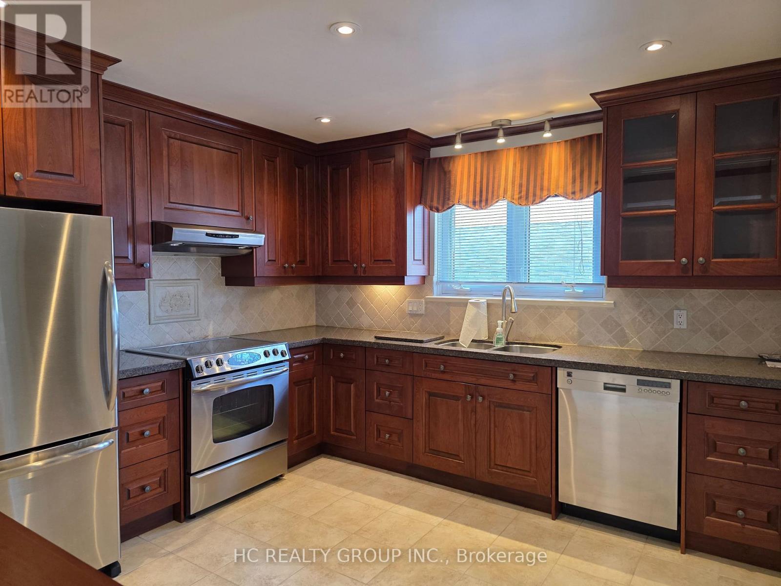 (Main/upper Level) - 3161 Rymal Road, Mississauga, Ontario  L4Y 3B4 - Photo 7 - W12945854