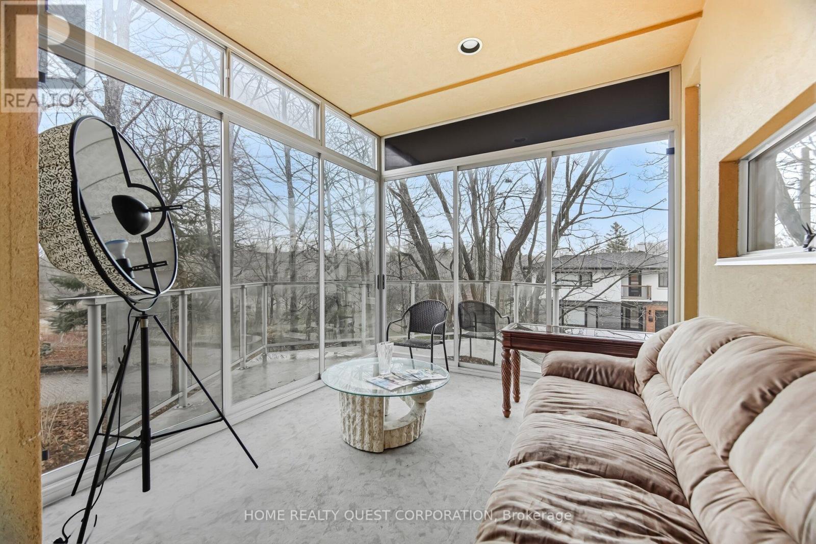 186 Wyndham Street, Mississauga, Ontario  L5M 1N5 - Photo 16 - W12945860