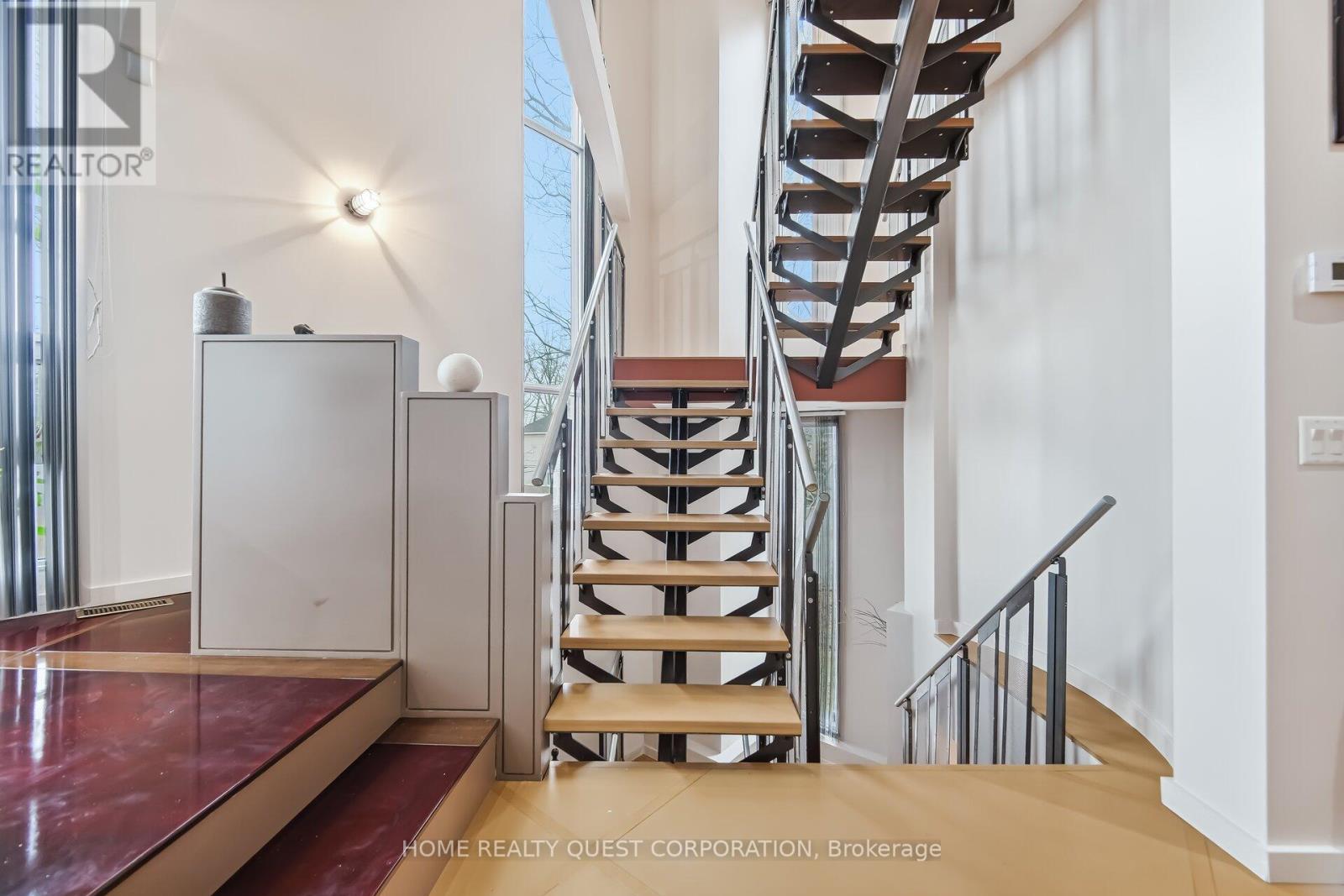 186 Wyndham Street, Mississauga, Ontario  L5M 1N5 - Photo 20 - W12945860