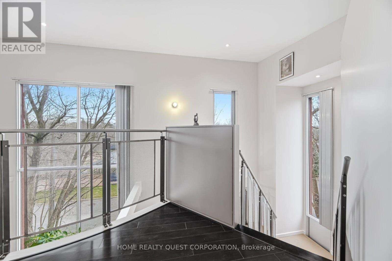 186 Wyndham Street, Mississauga, Ontario  L5M 1N5 - Photo 21 - W12945860