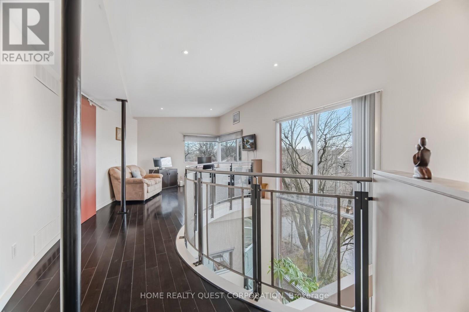 186 Wyndham Street, Mississauga, Ontario  L5M 1N5 - Photo 22 - W12945860