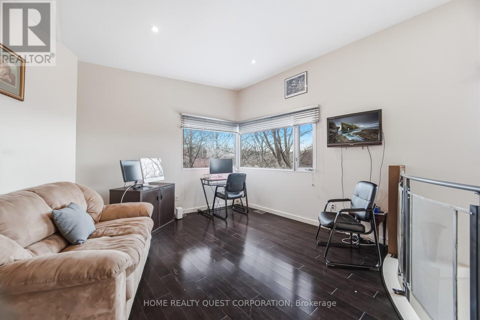 186 Wyndham Street, Mississauga, Ontario  L5M 1N5 - Photo 23 - W12945860