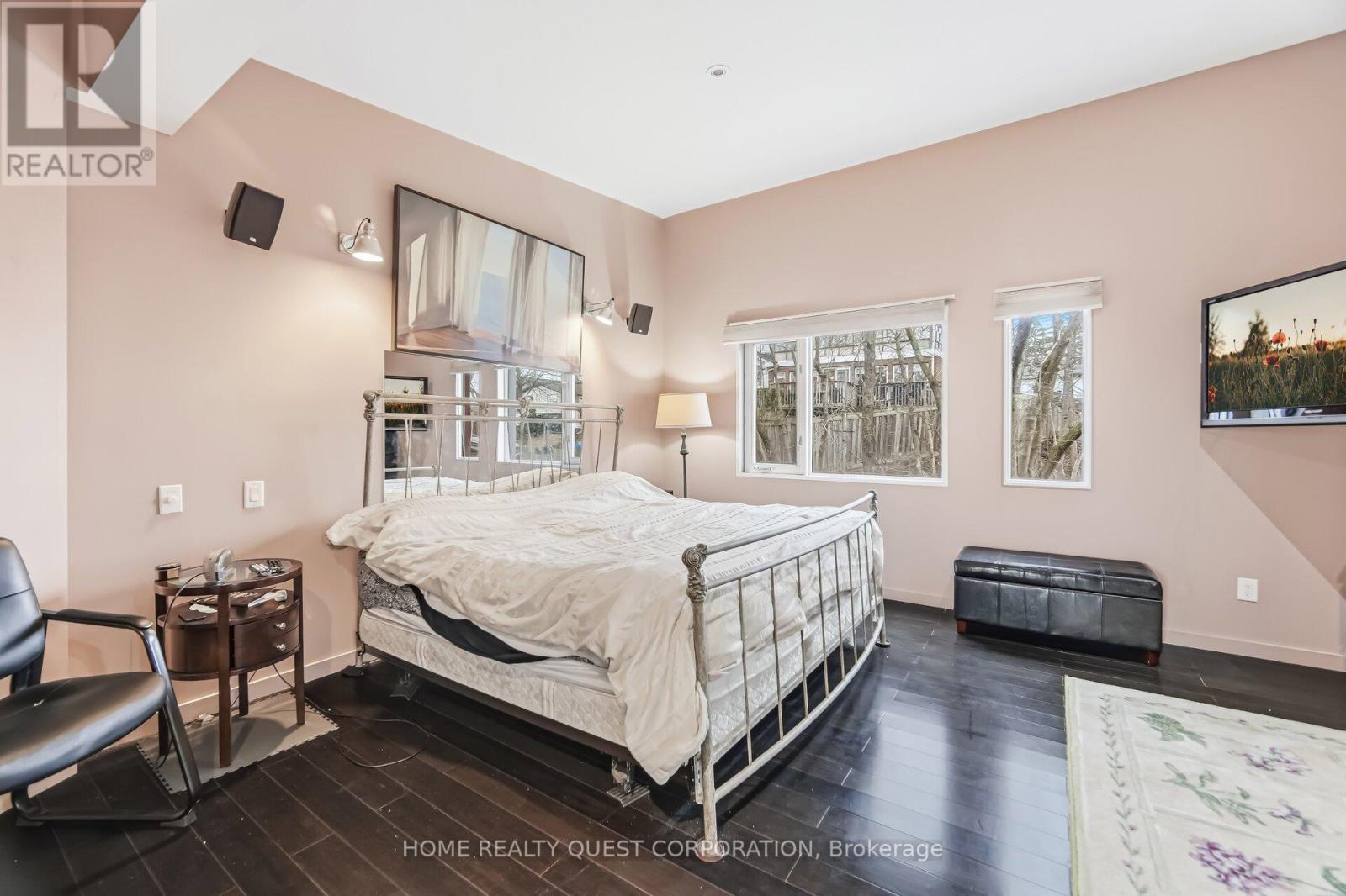 186 Wyndham Street, Mississauga, Ontario  L5M 1N5 - Photo 25 - W12945860