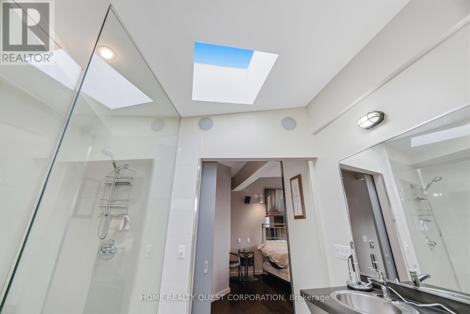 186 Wyndham Street, Mississauga, Ontario  L5M 1N5 - Photo 28 - W12945860