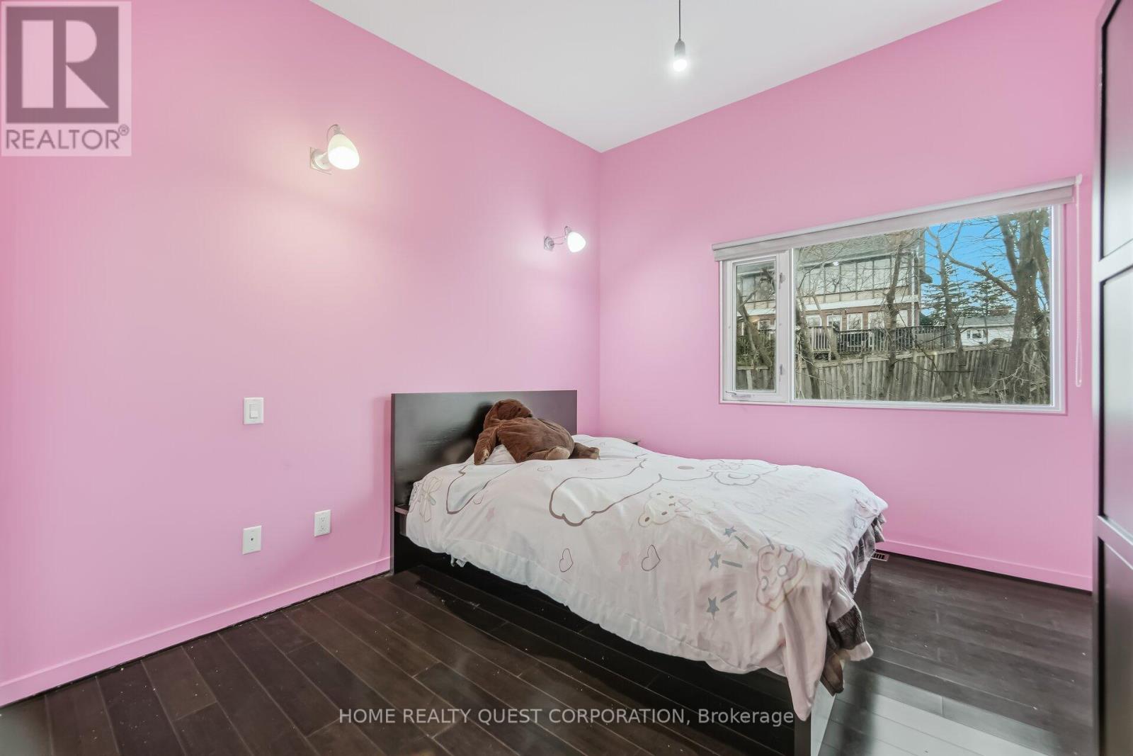 186 Wyndham Street, Mississauga, Ontario  L5M 1N5 - Photo 29 - W12945860