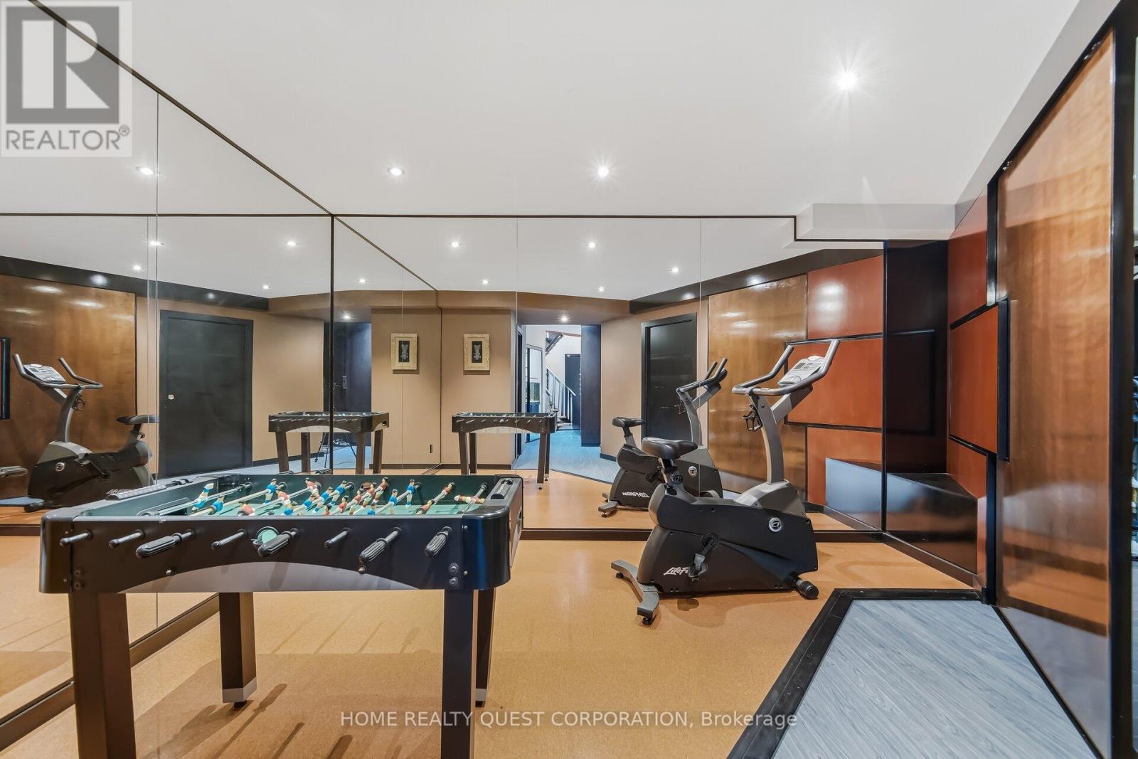 186 Wyndham Street, Mississauga, Ontario  L5M 1N5 - Photo 31 - W12945860