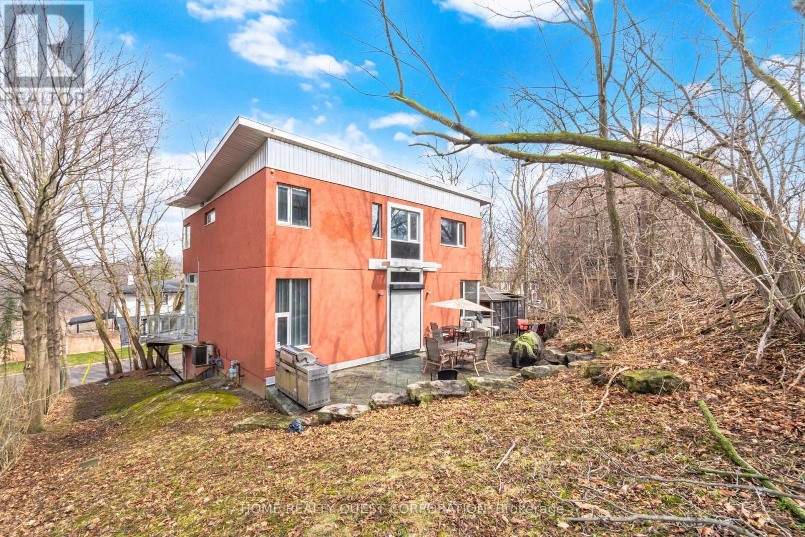 186 Wyndham Street, Mississauga, Ontario  L5M 1N5 - Photo 36 - W12945860