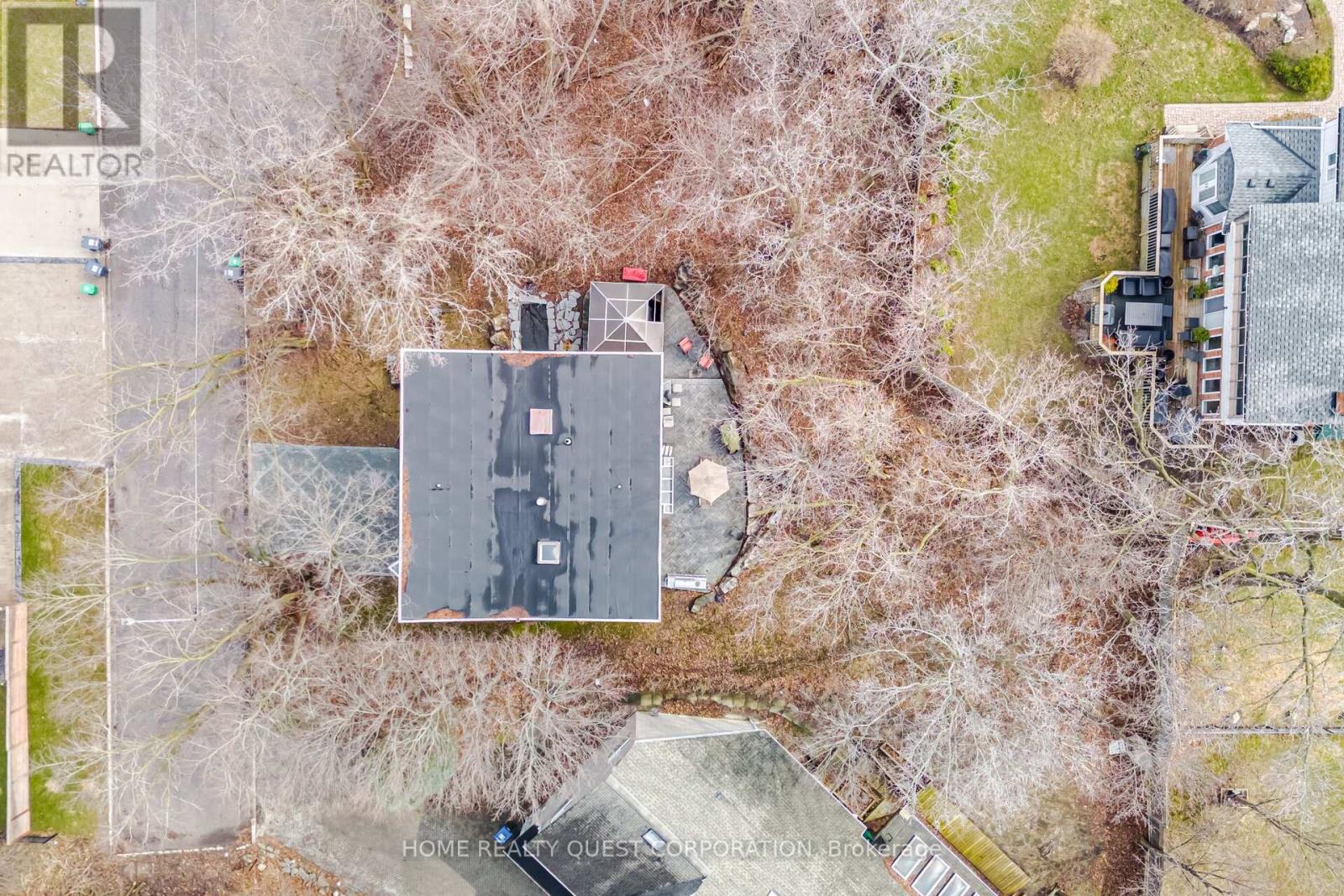 186 Wyndham Street, Mississauga, Ontario  L5M 1N5 - Photo 37 - W12945860