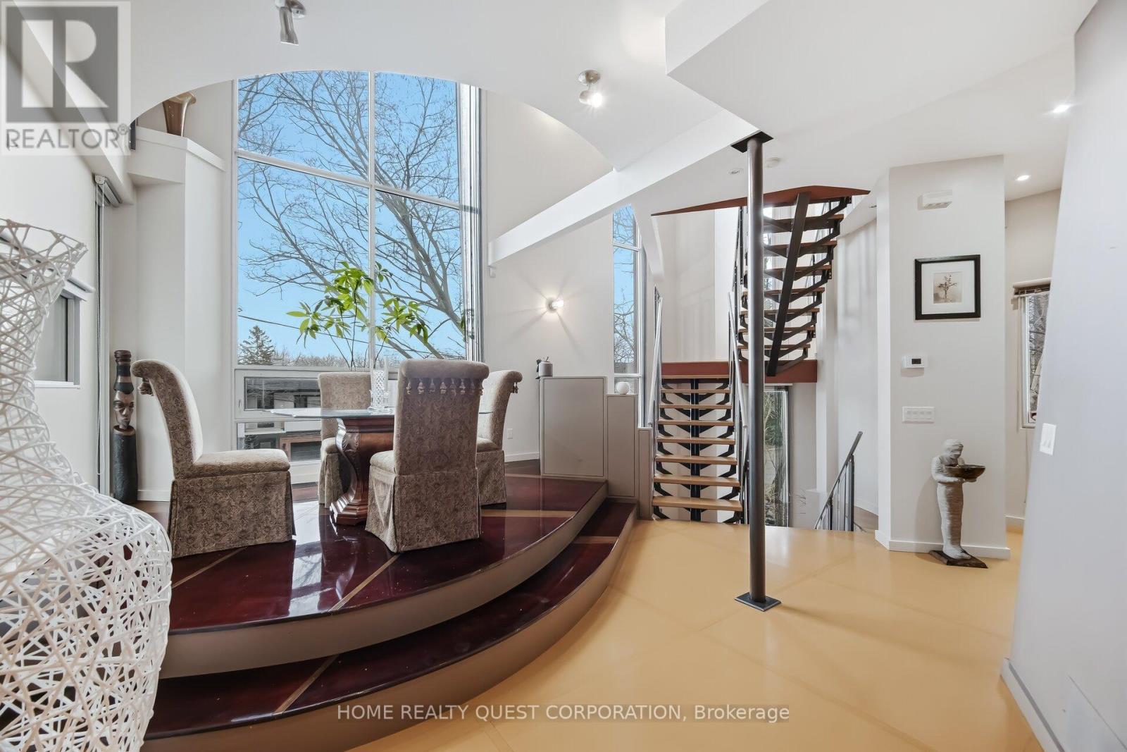 186 Wyndham Street, Mississauga, Ontario  L5M 1N5 - Photo 7 - W12945860