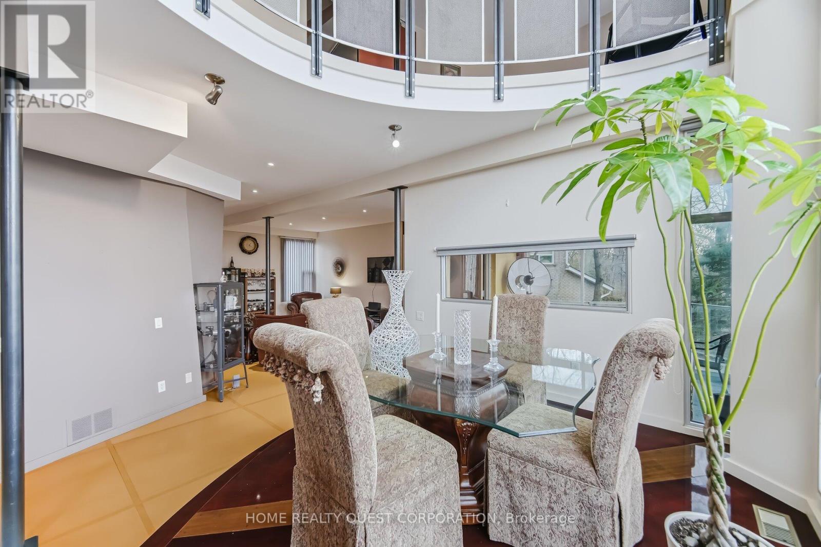 186 Wyndham Street, Mississauga, Ontario  L5M 1N5 - Photo 8 - W12945860