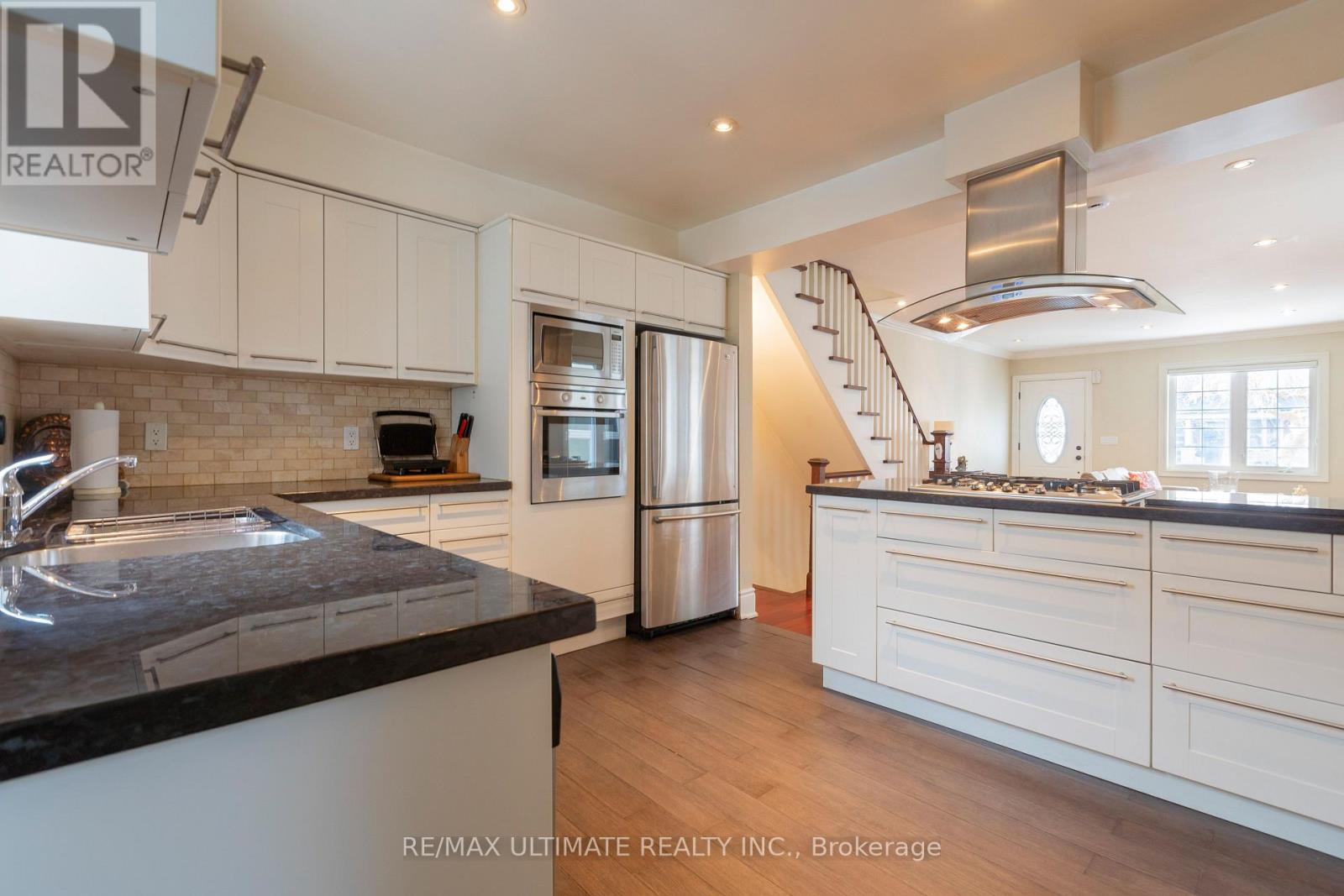 116 Ascot Avenue, Toronto, Ontario  M6E 1G2 - Photo 13 - W12945876