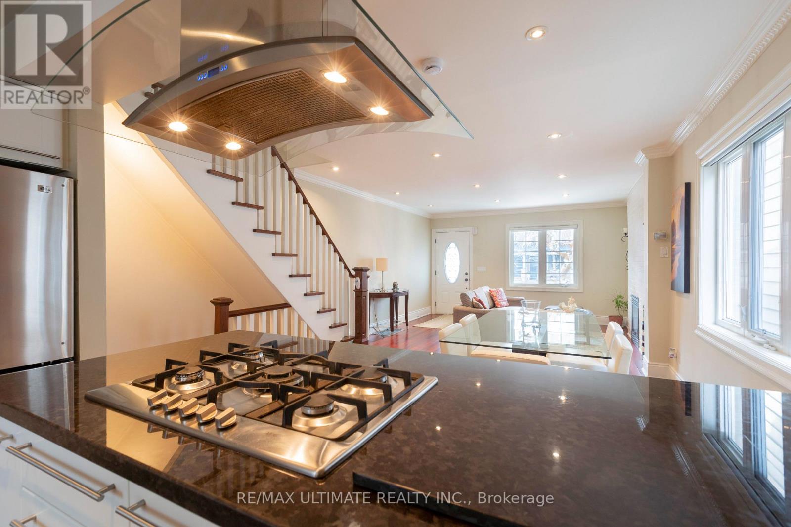 116 Ascot Avenue, Toronto, Ontario  M6E 1G2 - Photo 15 - W12945876