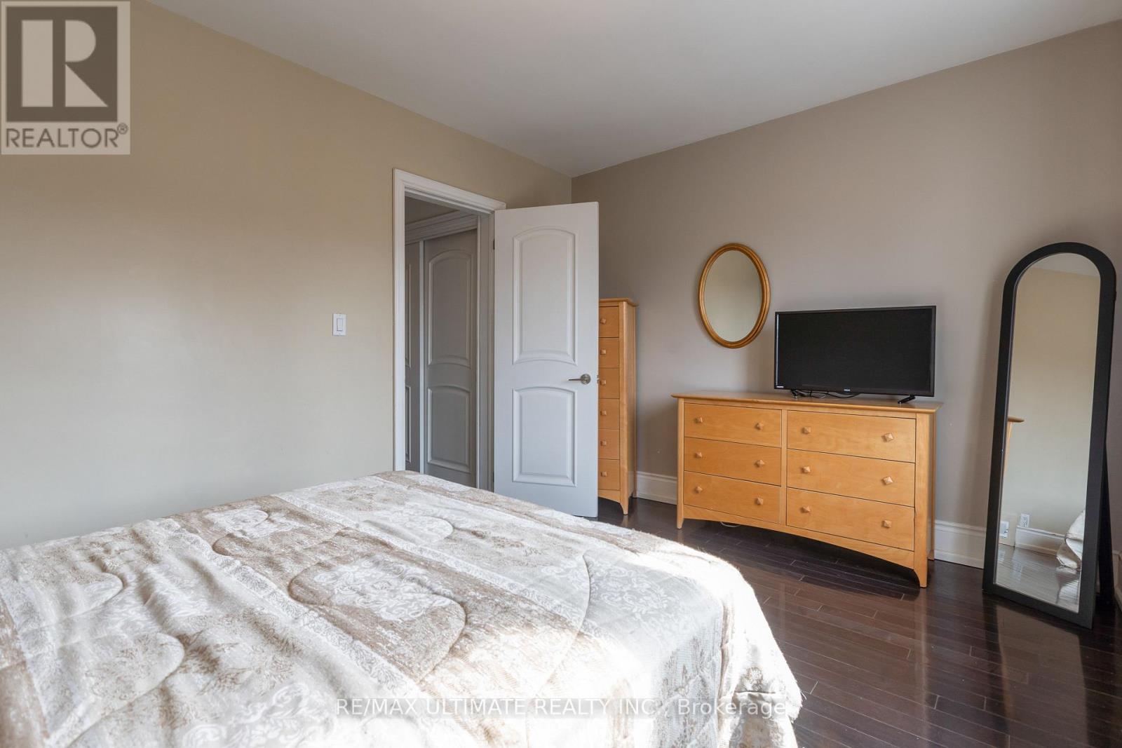 116 Ascot Avenue, Toronto, Ontario  M6E 1G2 - Photo 24 - W12945876