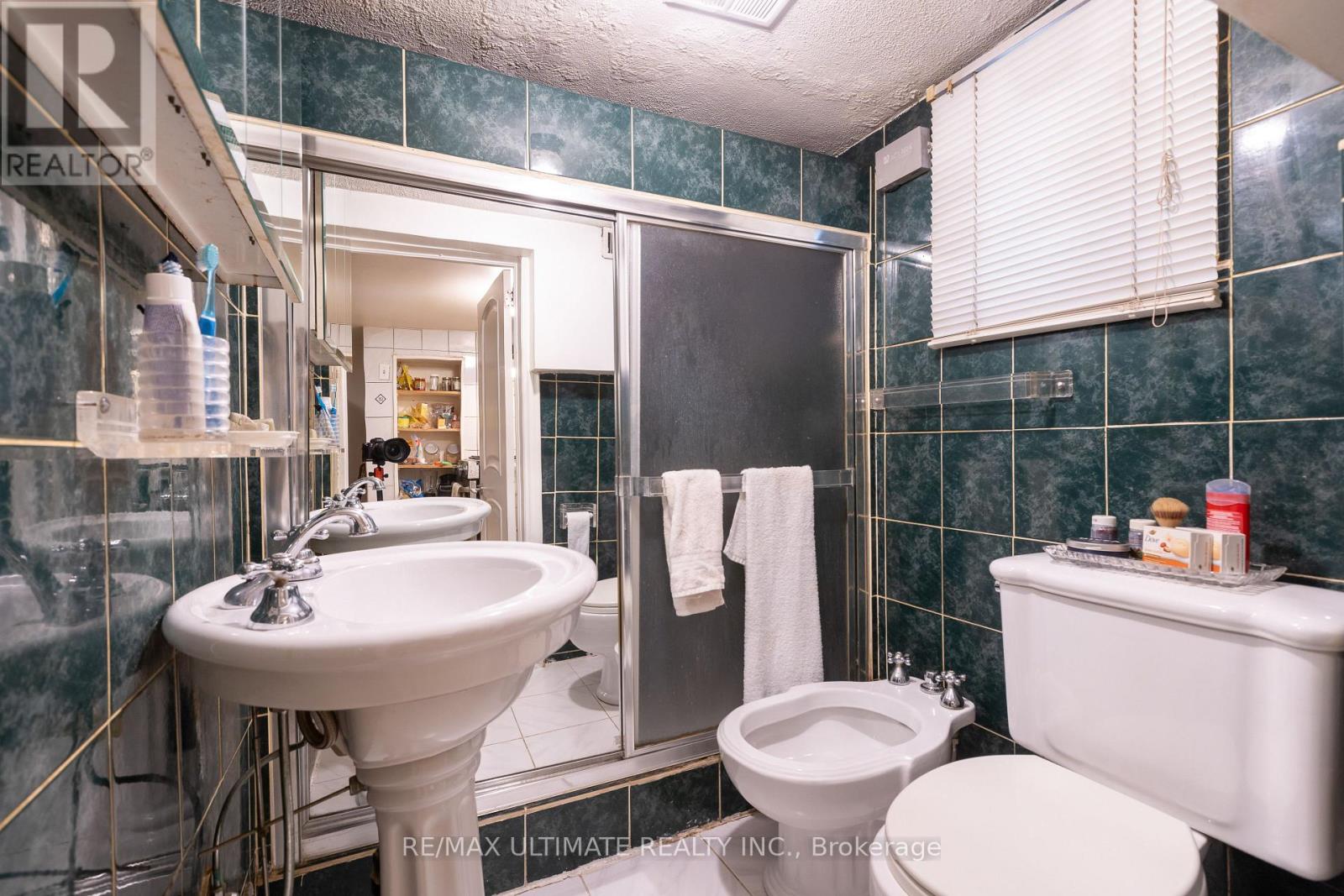 116 Ascot Avenue, Toronto, Ontario  M6E 1G2 - Photo 31 - W12945876