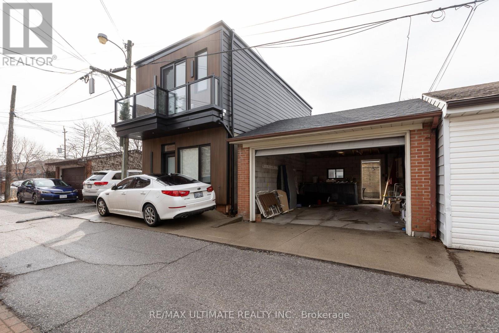 116 Ascot Avenue, Toronto, Ontario  M6E 1G2 - Photo 39 - W12945876