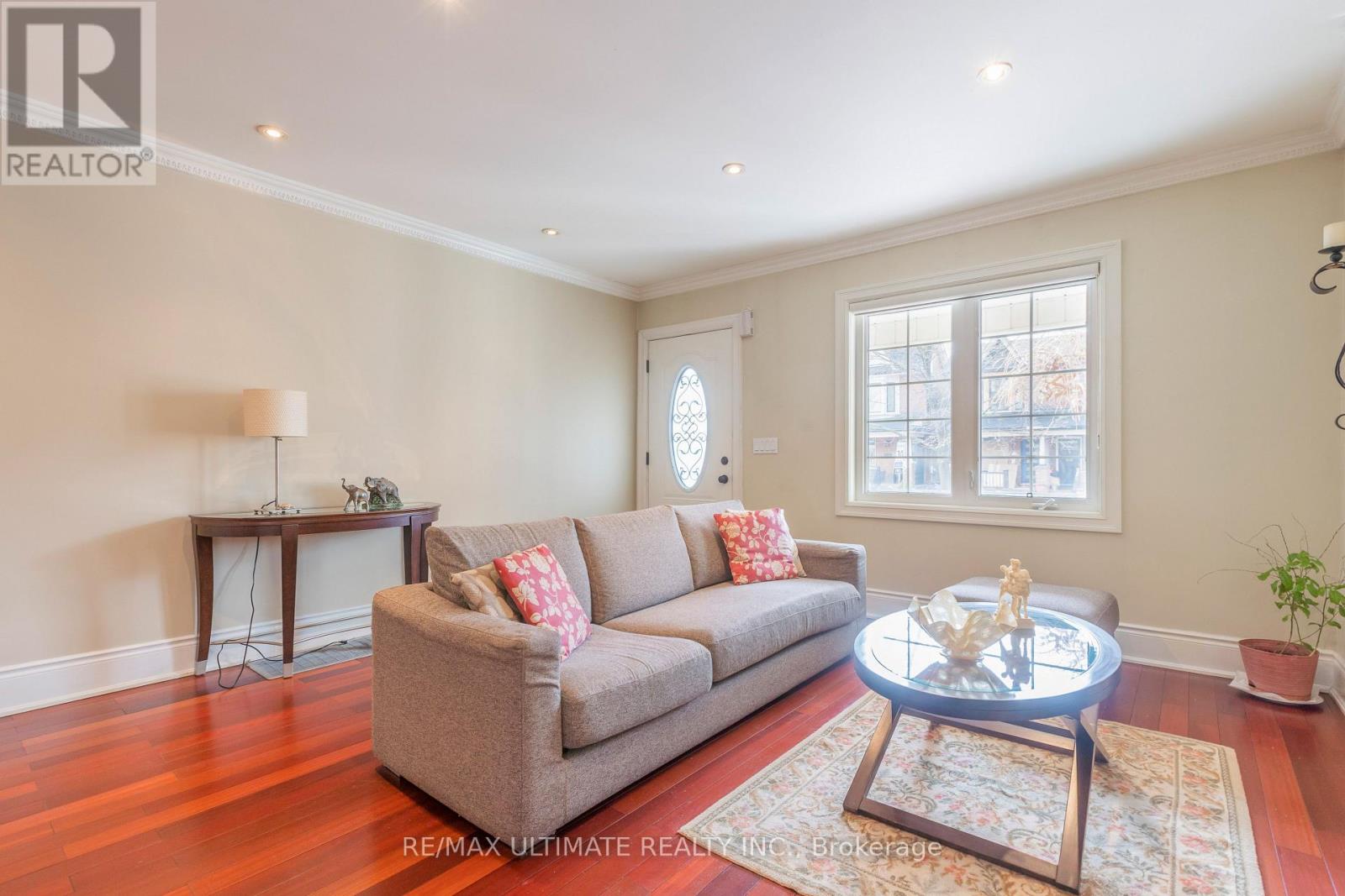 116 Ascot Avenue, Toronto, Ontario  M6E 1G2 - Photo 5 - W12945876