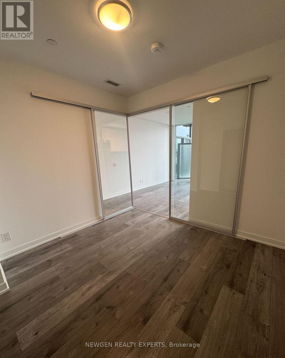 501 - 285 Dufferin Street, Toronto, Ontario  M6K 1Z7 - Photo 8 - W12945880