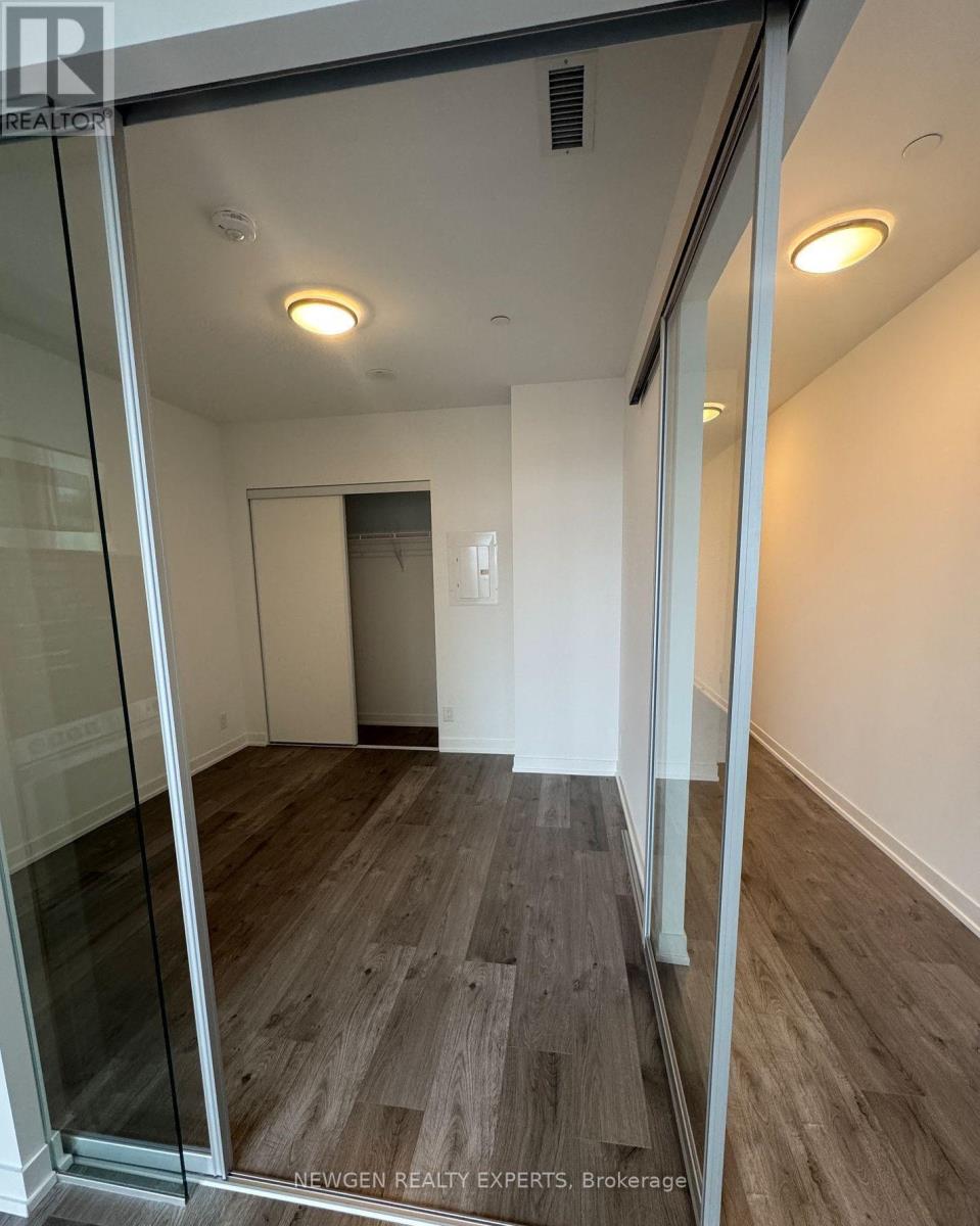 501 - 285 Dufferin Street, Toronto, Ontario  M6K 1Z7 - Photo 9 - W12945880