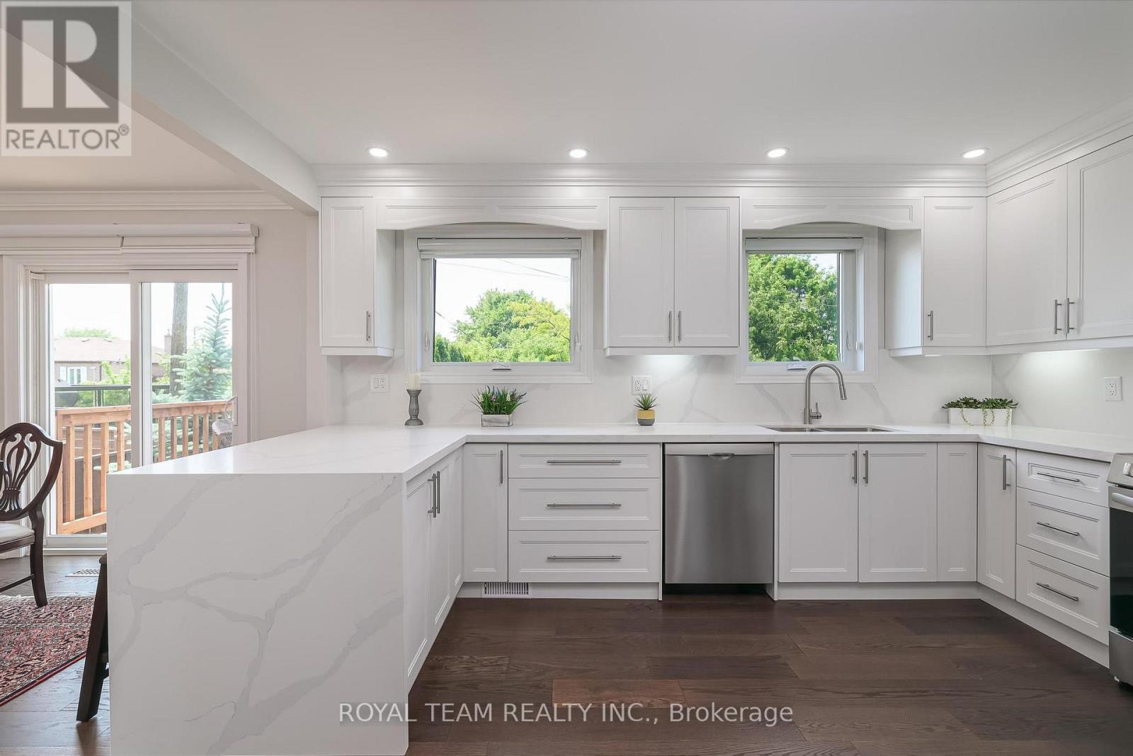 6 Crioline Road, Toronto, Ontario  M6L 2S3 - Photo 12 - W12945936