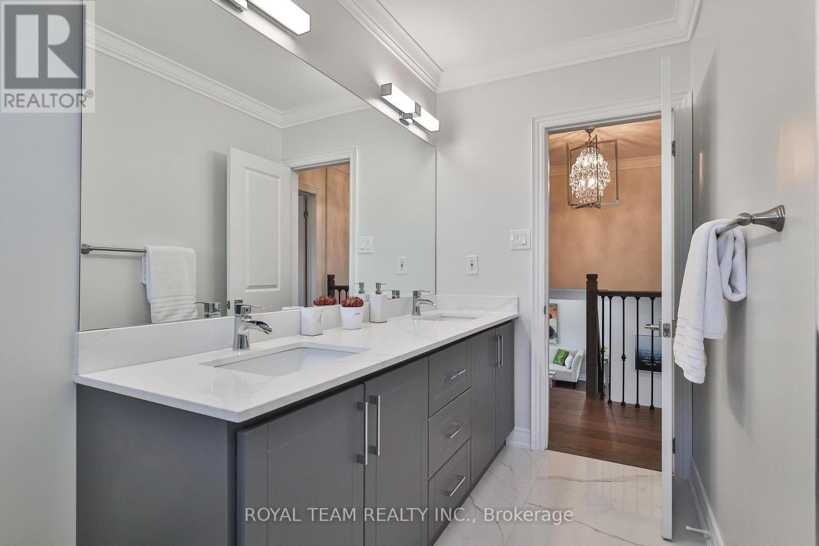 6 Crioline Road, Toronto, Ontario  M6L 2S3 - Photo 18 - W12945936