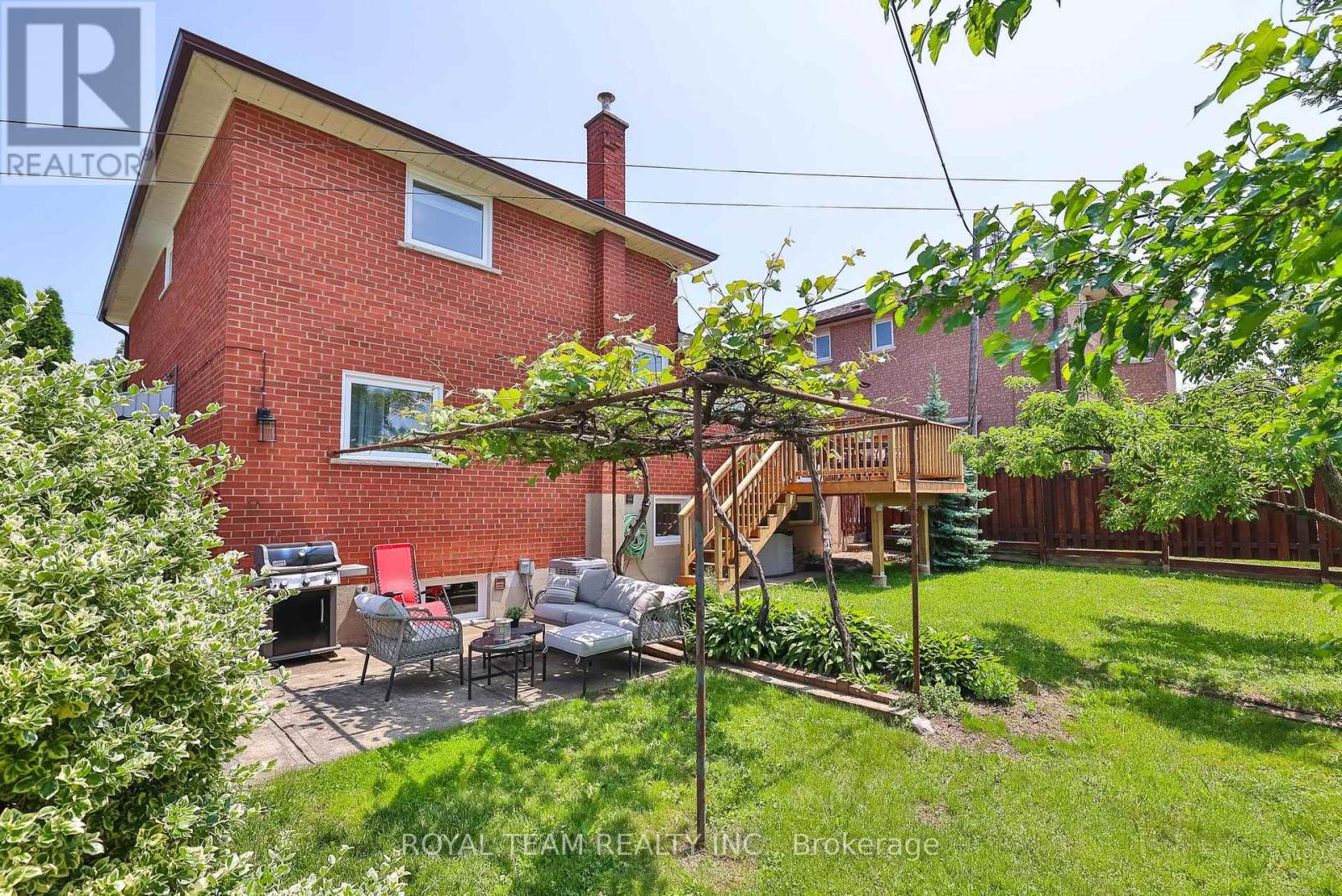 6 Crioline Road, Toronto, Ontario  M6L 2S3 - Photo 31 - W12945936