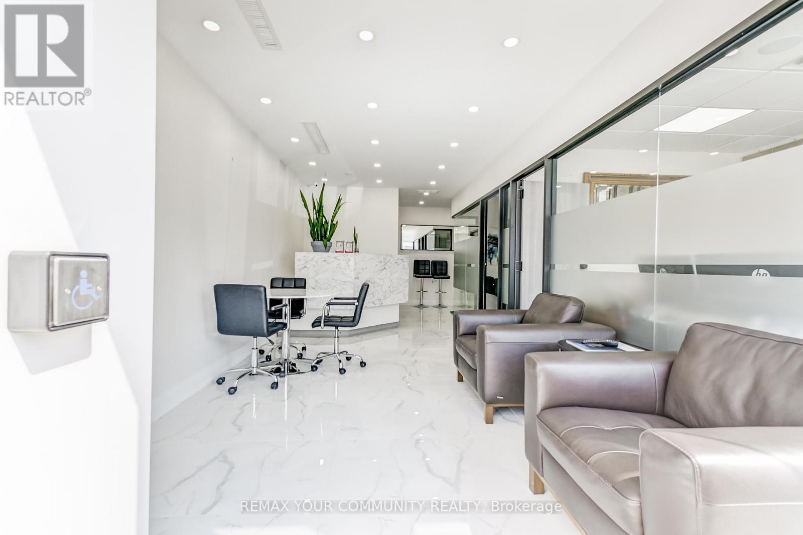 6 - 1185 Queensway E, Mississauga, Ontario  L4Y 0G4 - Photo 3 - W12945956